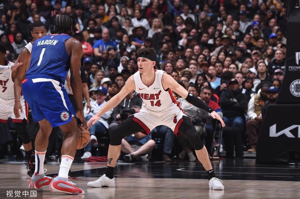 场上留下了 场上留下了