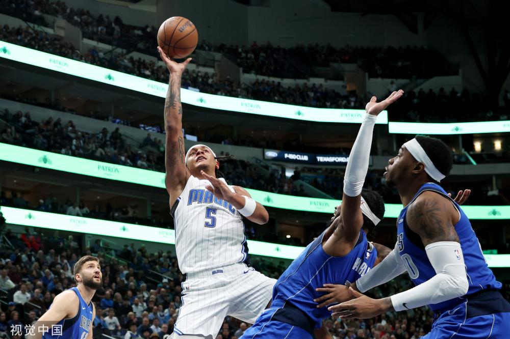 们在发布会 们在发布会