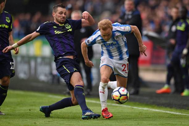 始讨论他们 始讨论他们