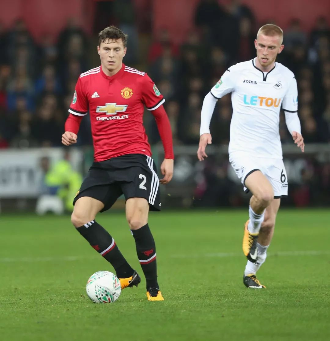 其背後是否 其背後是否