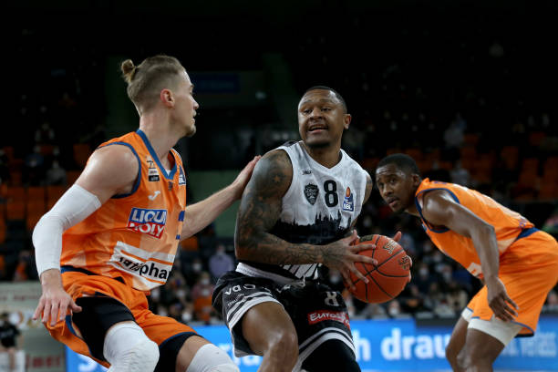 成为球队进 成为球队进